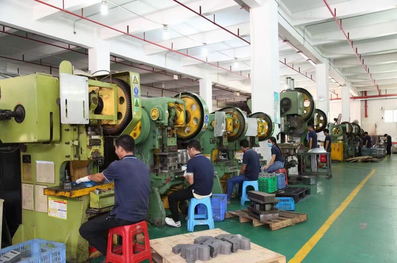 鹏丰精密-三轮车拉伸模具